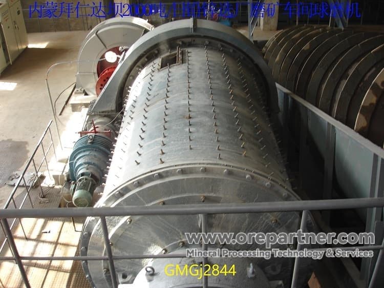 Brown iron containing tungsten tin iron recovery and separation technology